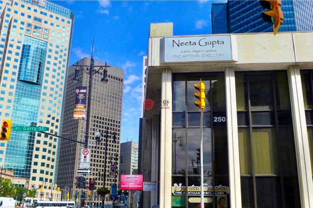 总占地688平方米的商业转让